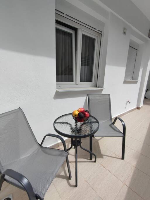 ευρύχωρο και άνετο διαμερισμα Apartment *